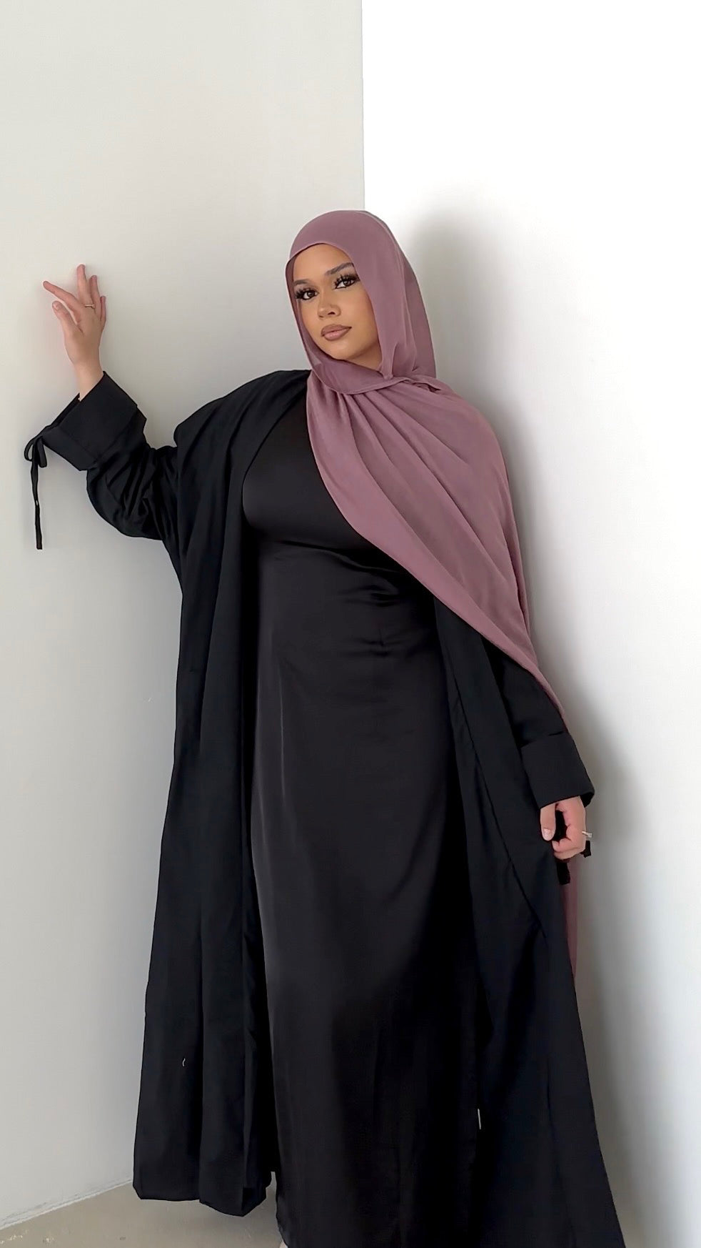 ‘MEYRAH’ Open Abaya - Black