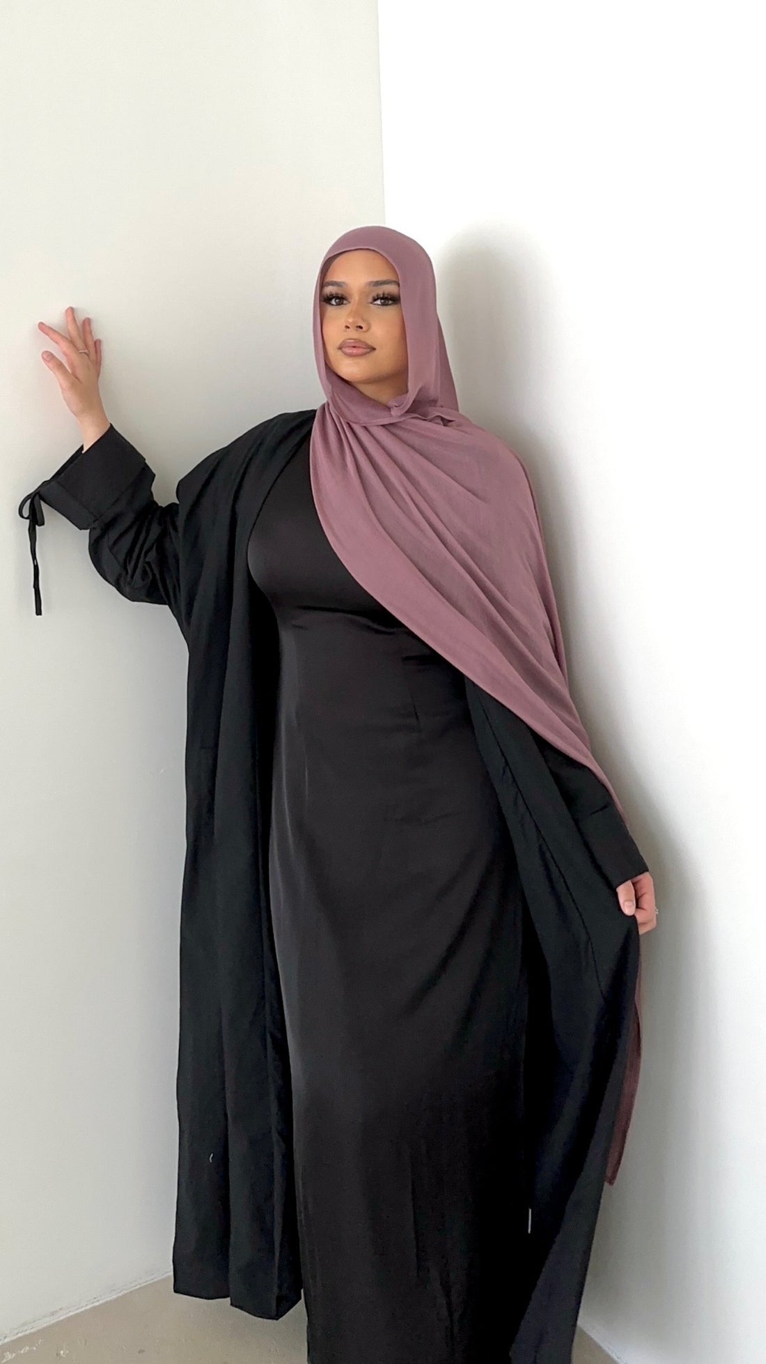 ‘MEYRAH’ Open Abaya - Black